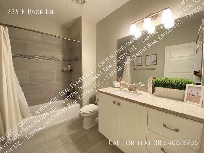 Building Photo - 224 E Pace Ln