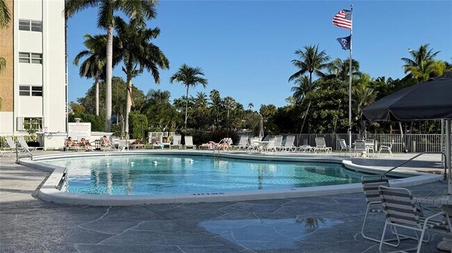 Building Photo - 3040 NE 16th Ave