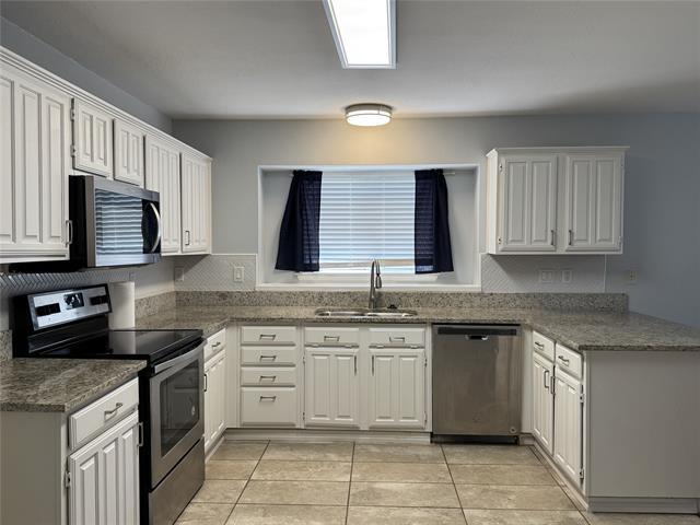 Building Photo - 7909 Iola Dr