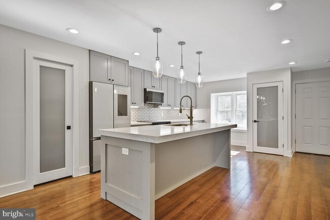 Building Photo - 10222 Arizona Cir
