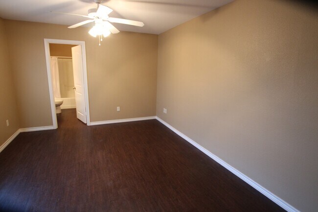 Building Photo - 19391 King Ranch Dr
