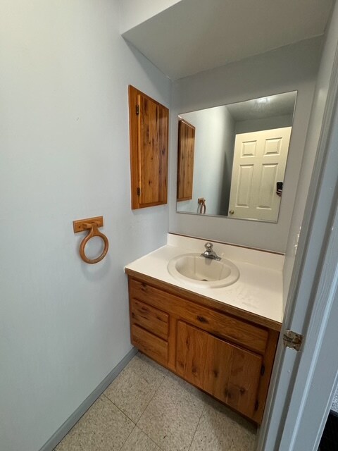 Building Photo - 405 Main St