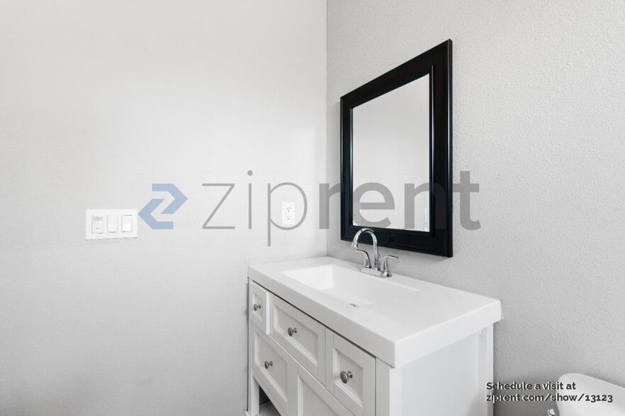Building Photo - Unit Unit 1