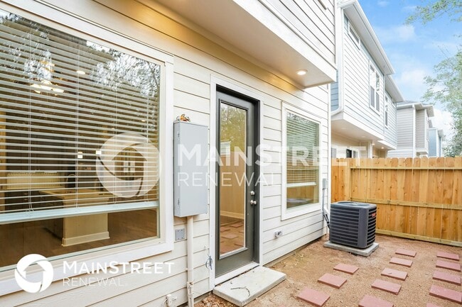 Building Photo - 5115 Royal Heath Dr