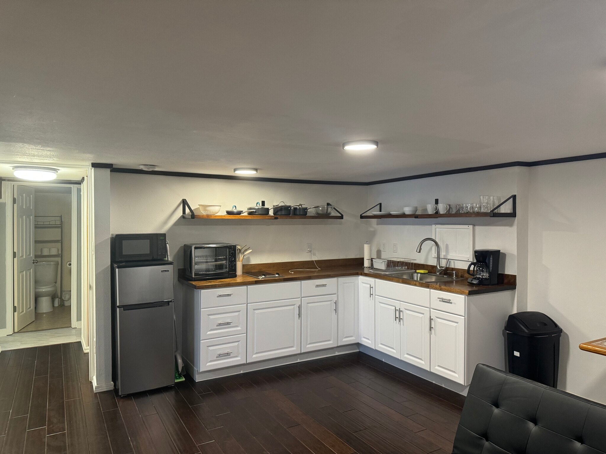 Kitchenette - 1606 NE Edge Park Dr