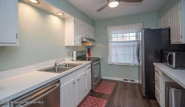 Building Photo - 166 Haverford Dr