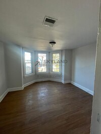 Building Photo - 1519 N 60th St