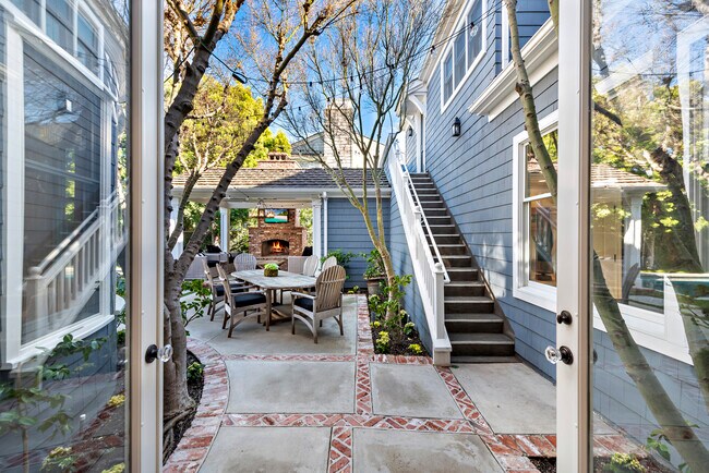 Building Photo - 20 Cape Danbury