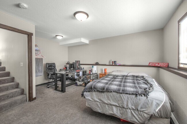 Building Photo - 8827 Lincoln St NE