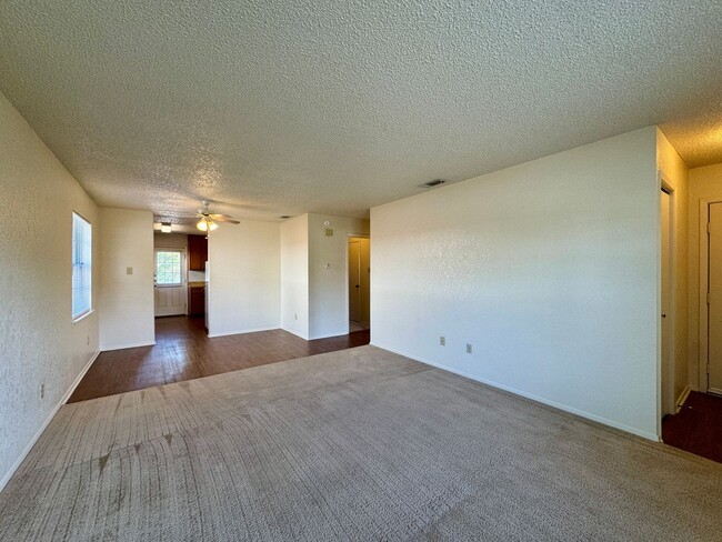 Building Photo - Duplex