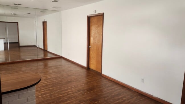 Building Photo - 111 E Linebaugh Ave.