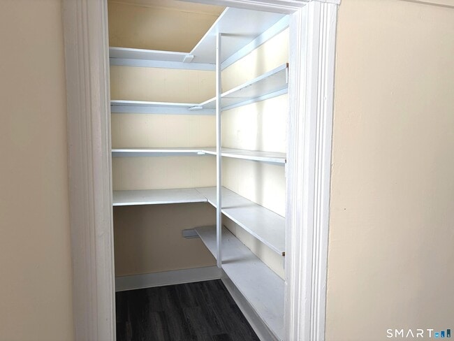 Building Photo - 137 Clifton St