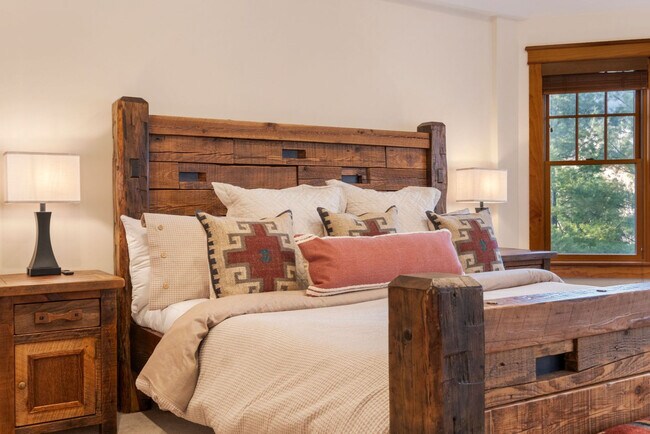 Building Photo - 20 Yellow Birch Cir