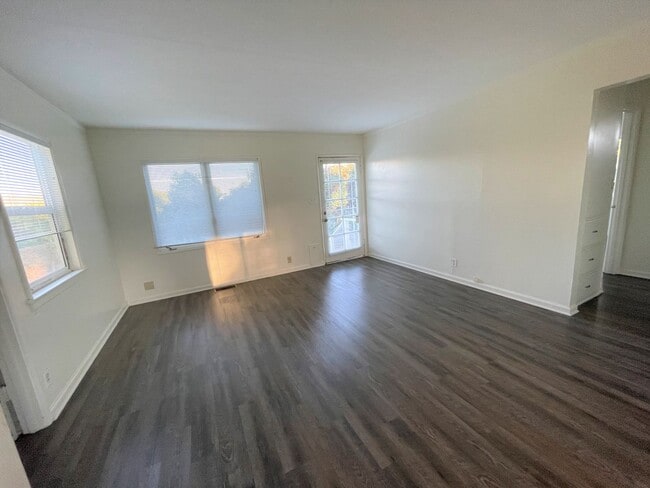 Building Photo - Private Fillmore Ranch Home