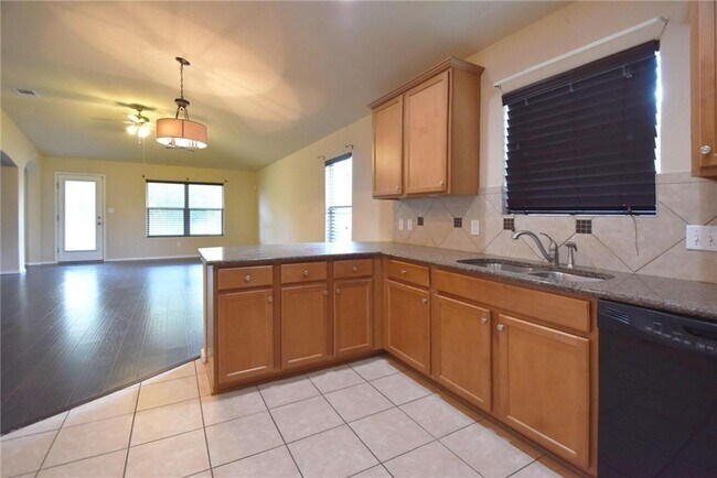 Building Photo - 17429 Bridgefarmer Blvd