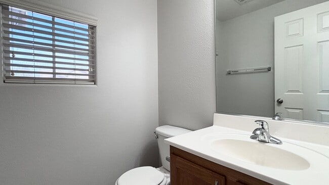 Building Photo - 2-story home with a Beautiful Sparkling Pool! Great floor plan!