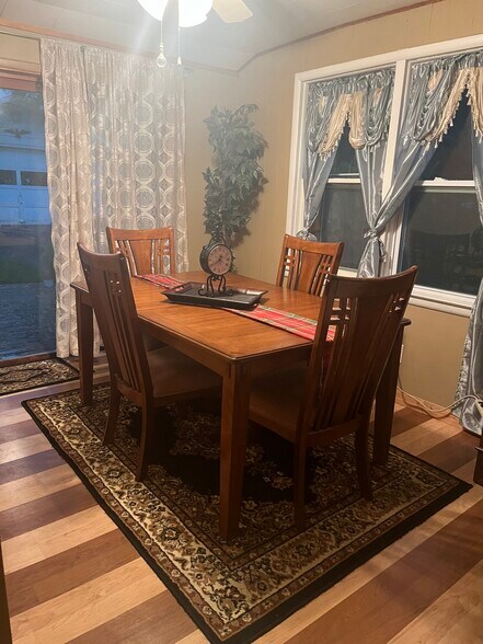Dining Room - 1126 River Rd