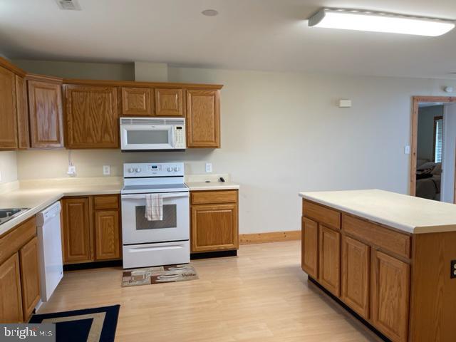 Building Photo - 26424 Isabelle Dr