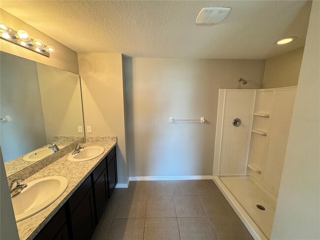 Building Photo - 1018 Ashentree Dr