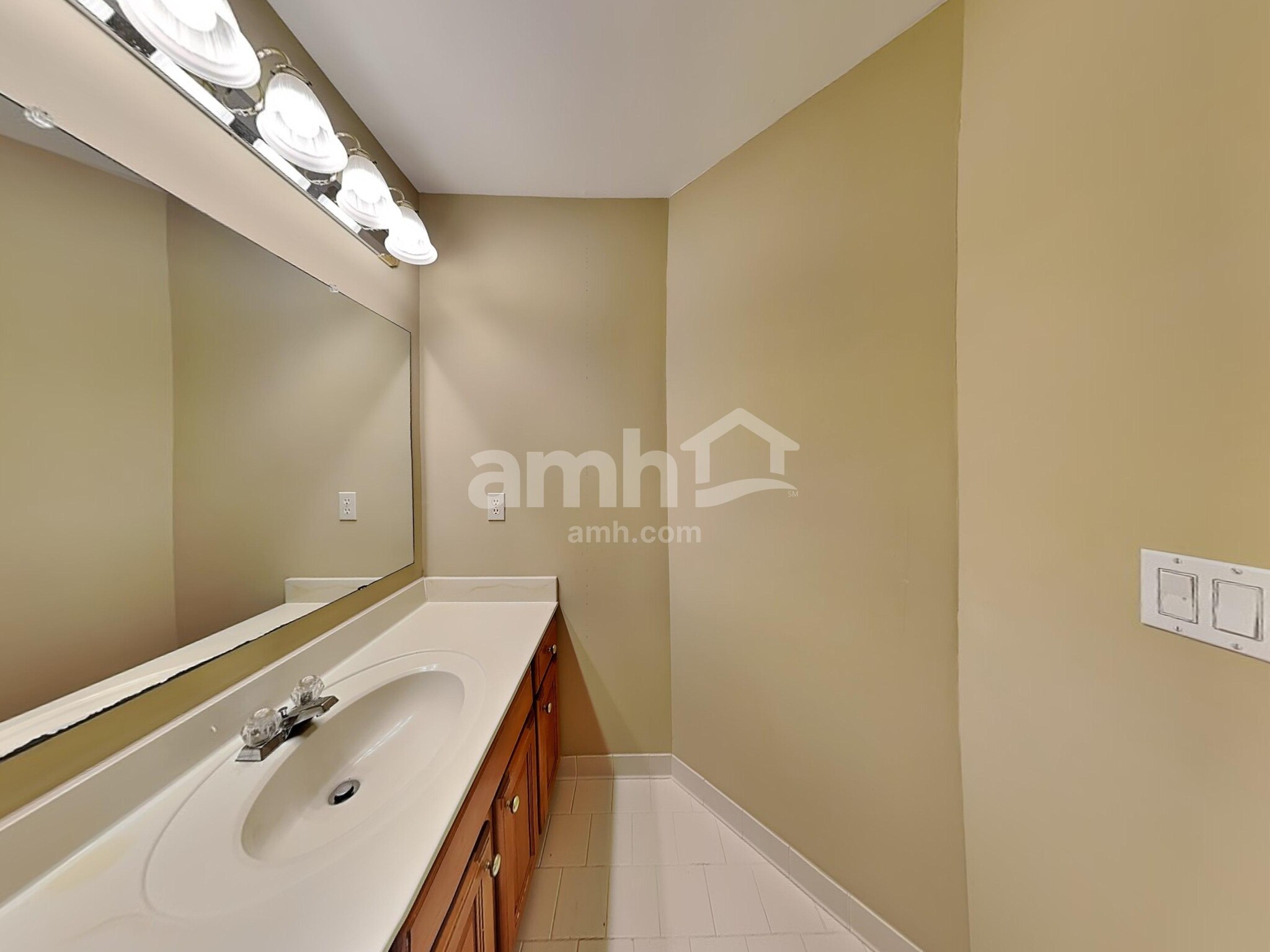 Building Photo - 637 Rebecca Ives Dr NW