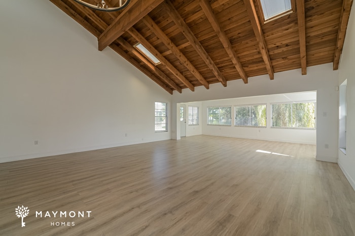 Building Photo - 11 Maple Run