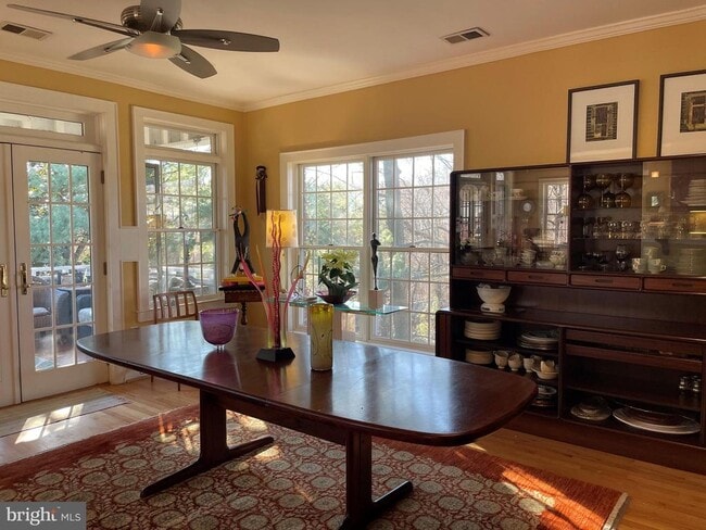 Building Photo - 19 Sunset Dr