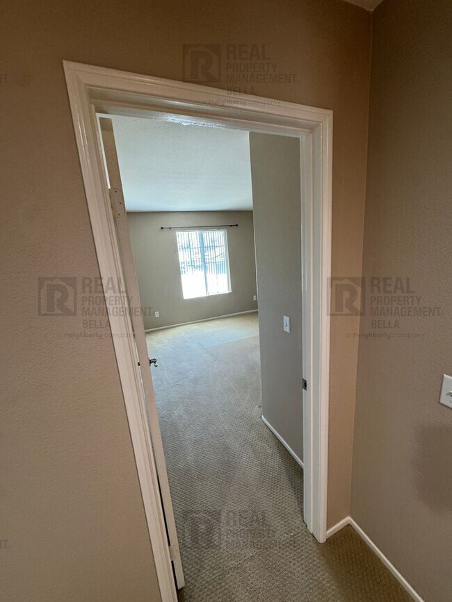 Building Photo - 756 Conlon Dr