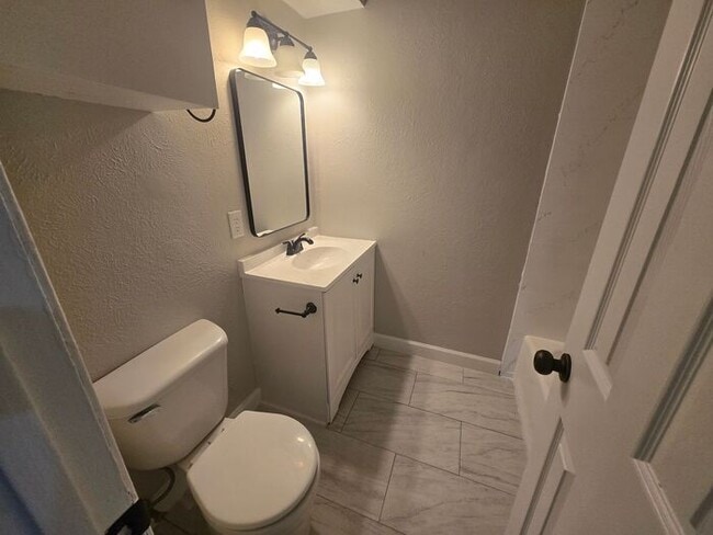 Building Photo - 3 Bedroom/2 Bathroom/1 Covered Parking Places - Remodeled