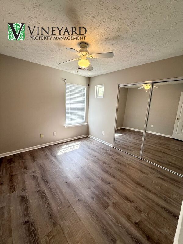 Building Photo - 242 Silver Ridge Dr