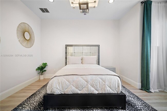 Building Photo - 3300 NE 171 St