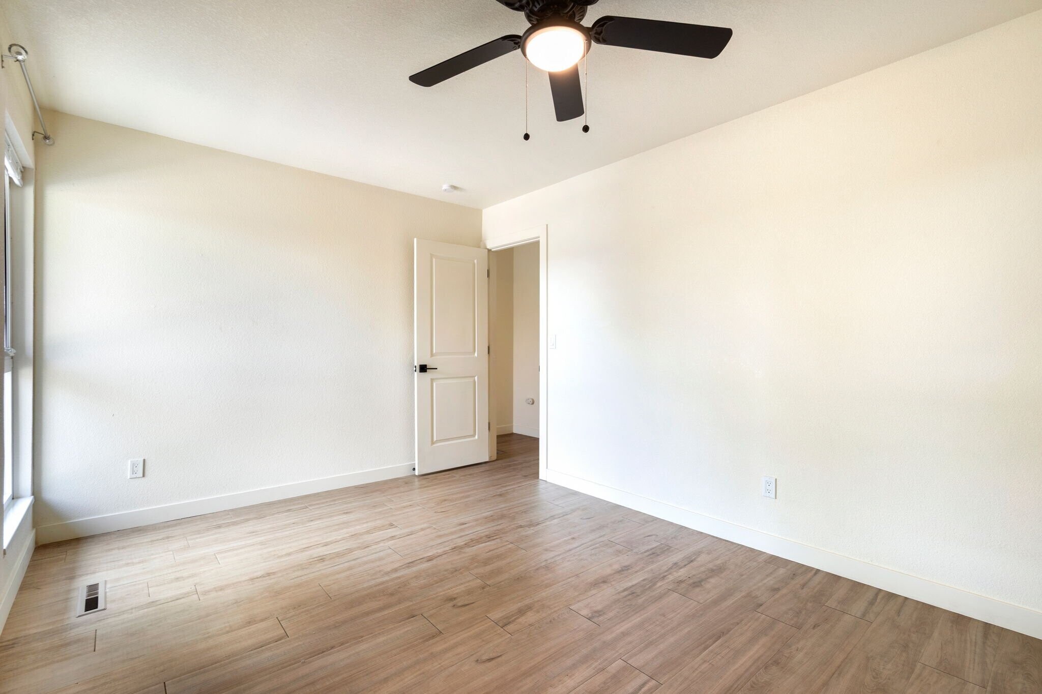 Building Photo - 1624 Banyan Dr