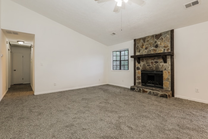 Building Photo - 9370 Woodloop Ct