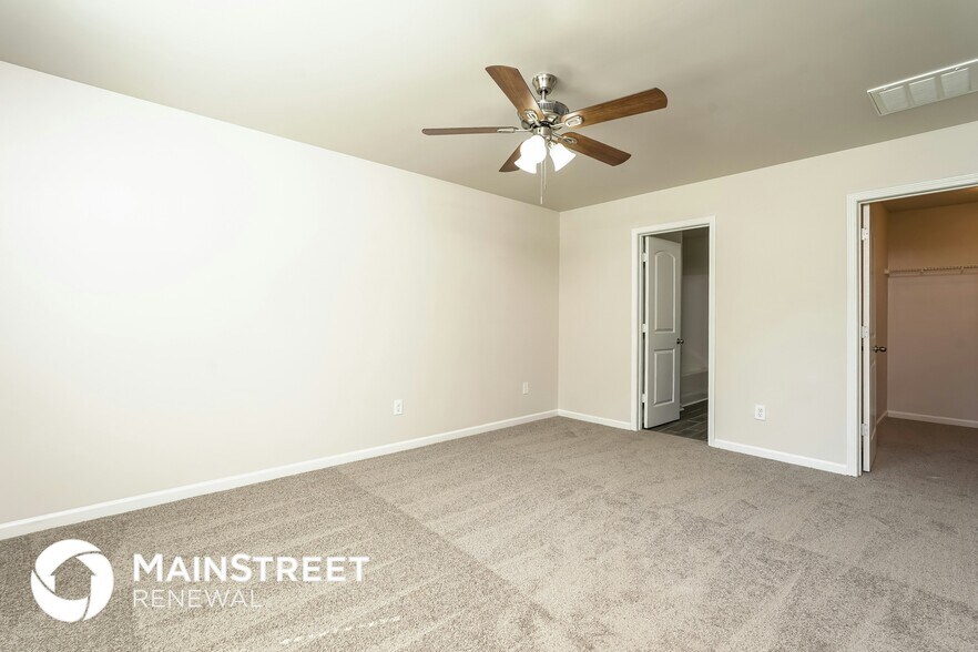 Building Photo - 2049 Chapel Park Ln