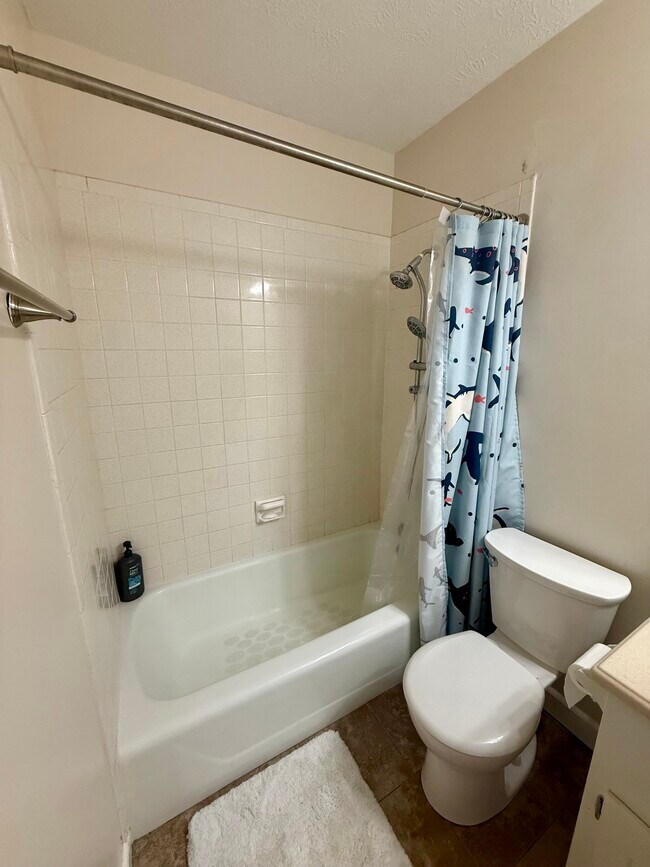 Building Photo - 2305 S 165th St