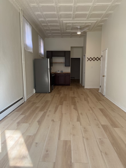 Building Photo - 329 Taylor Ave