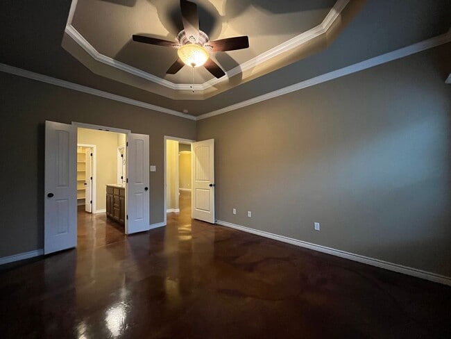 Building Photo - AVAILABLE NOW:  3 bedroom house