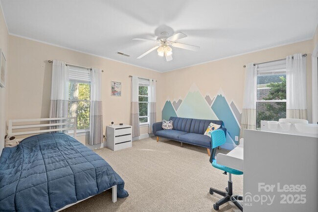 Building Photo - 16516 Plantation Woods Dr