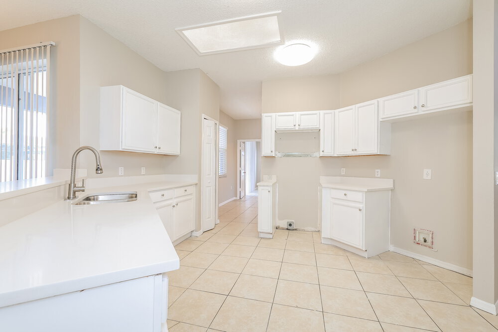 Building Photo - 565 Viceroy Ct