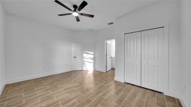 Building Photo - 706 Homer Ave S