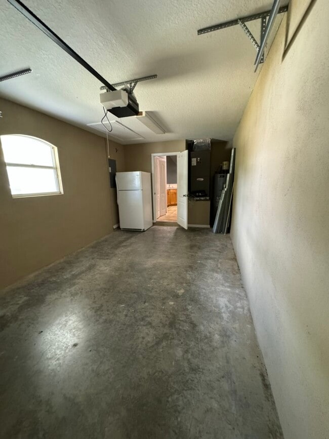 Building Photo - 361 Del Monte Rd