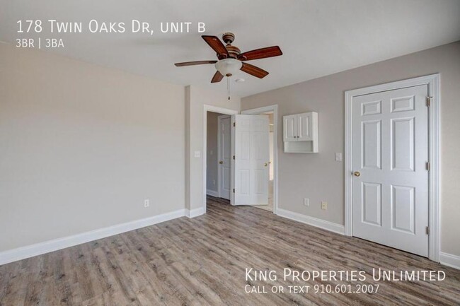 Building Photo - 178 Twin Oaks Dr