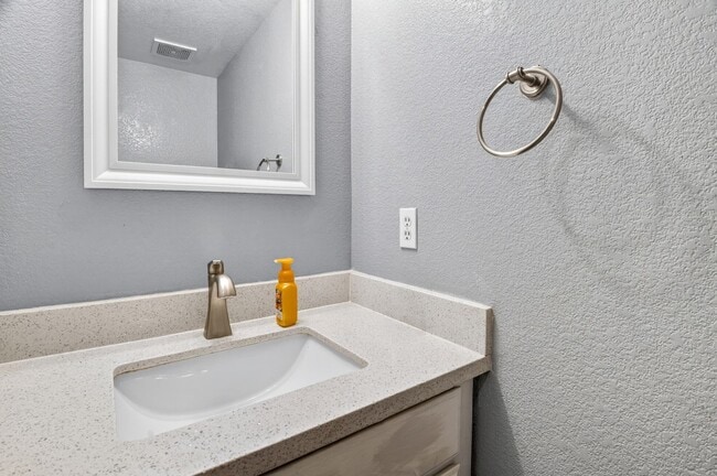 Building Photo - Charming Two Story Home Located in North Las Vegas