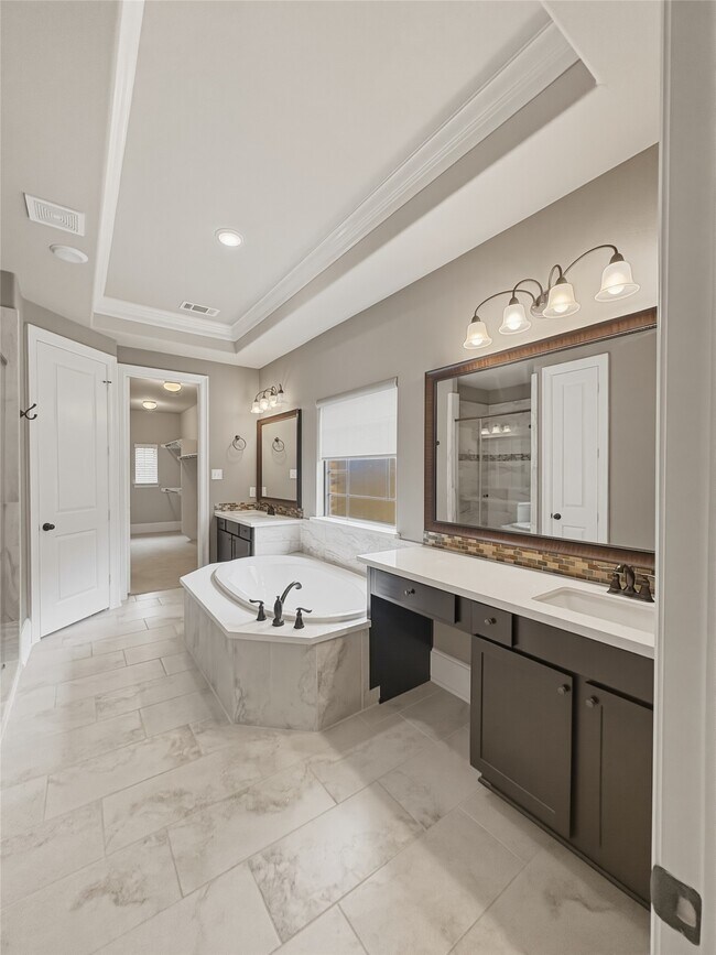 Building Photo - 10115 Cypress Path