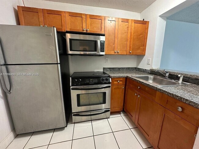 Building Photo - 492 NW 165th St