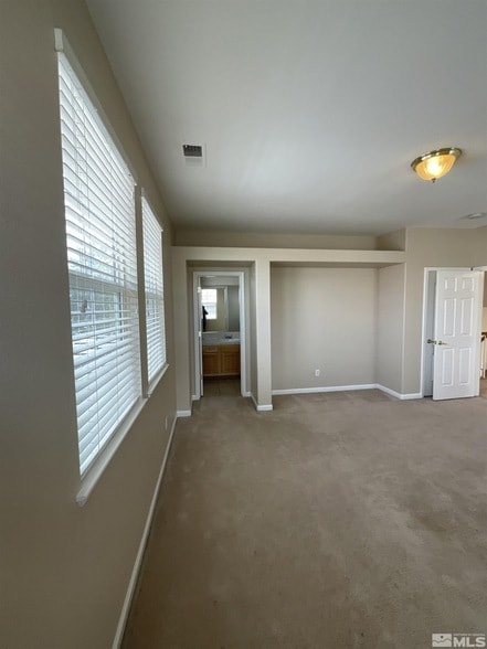 Building Photo - 2847 Falcon Ridge Dr