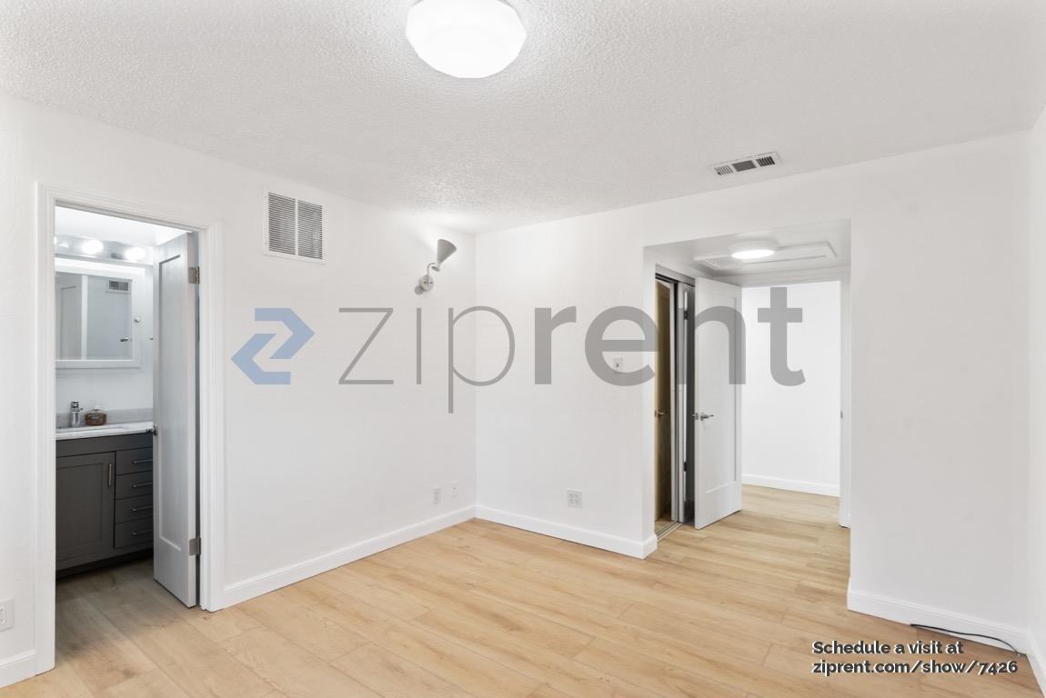 Building Photo - Unit