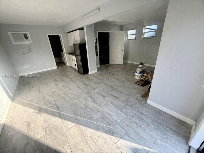 Building Photo - 1132 NW 30th Ave