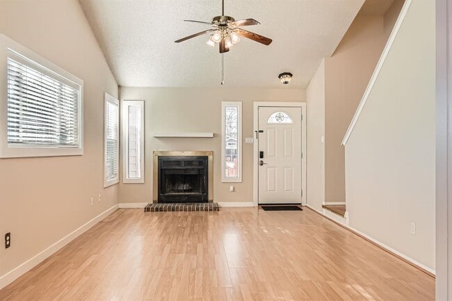 Building Photo - 708 Decker Prairie Dr