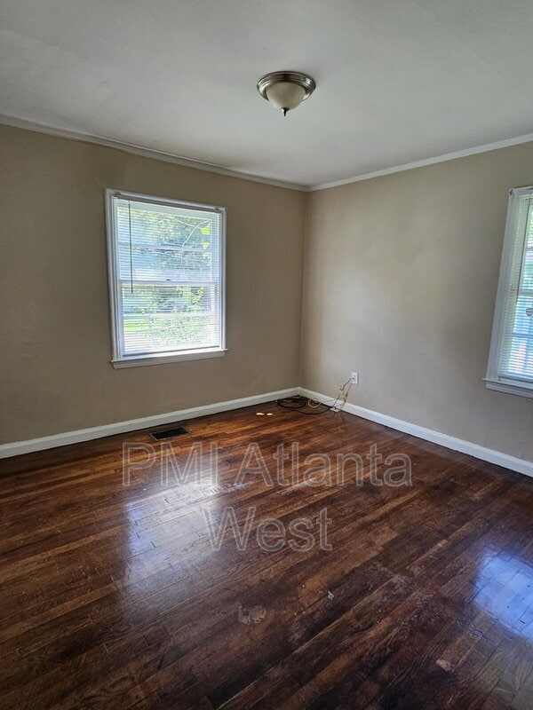 Building Photo - 418 Thaxton Dr SE