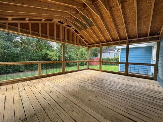 Building Photo - 542 Aquarius Dr